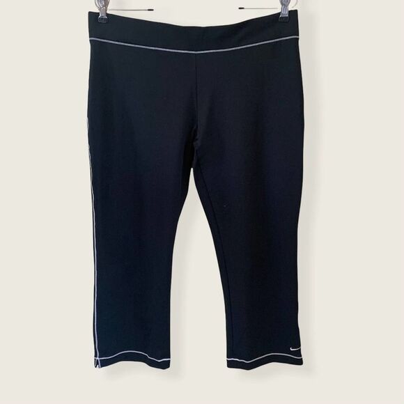 Nike - Women’s Large Capri Black Workout Pants - Picture 1 of 9